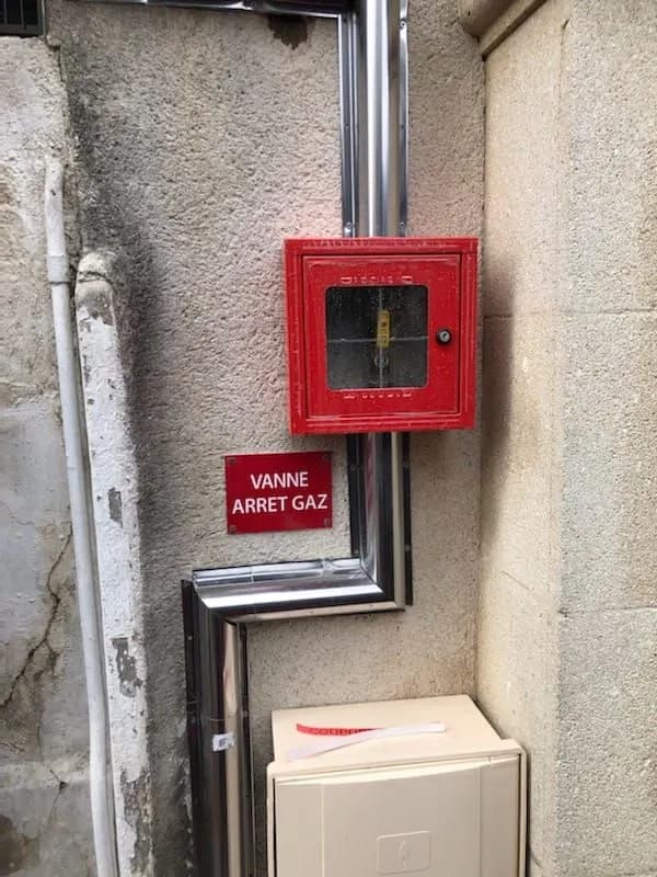 Coffret extérieur de vanne d’arrêt gaz et gaine inox
